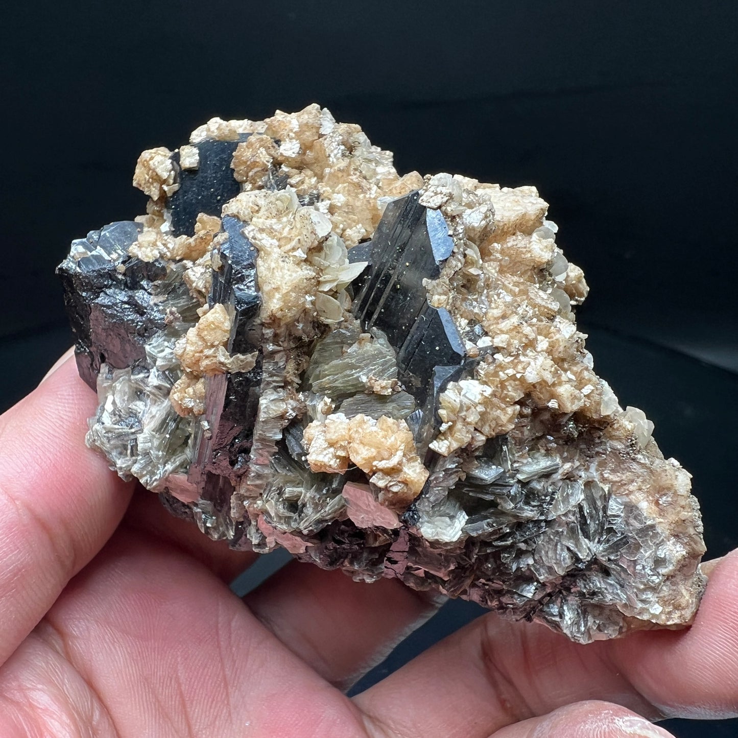 Wolframite + Quartz + Mica (Free shipping)