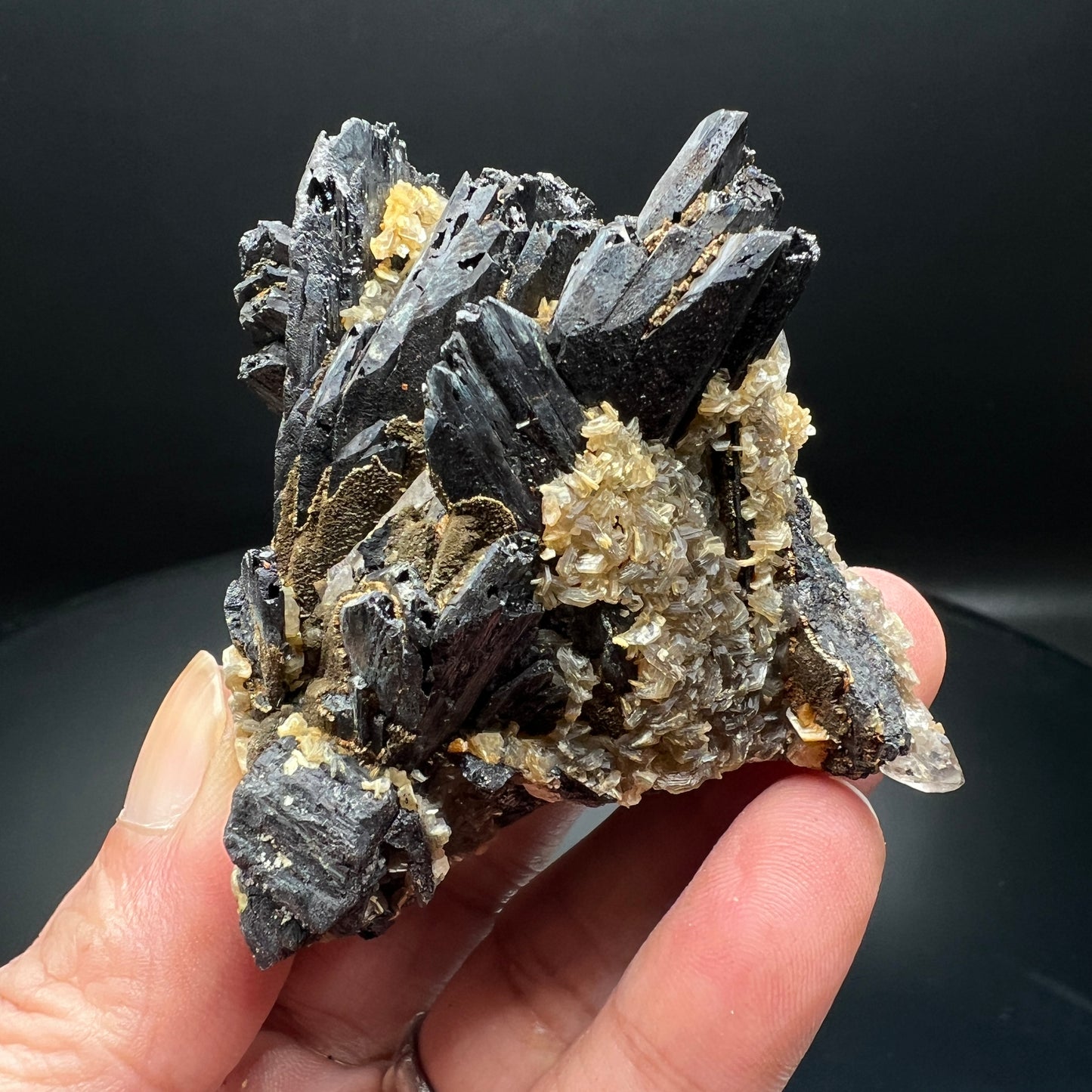 Wolframite + Mica (Free shipping)