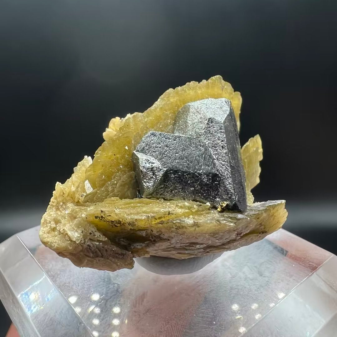 Tetrahedrite + Siderite (Free shipping)