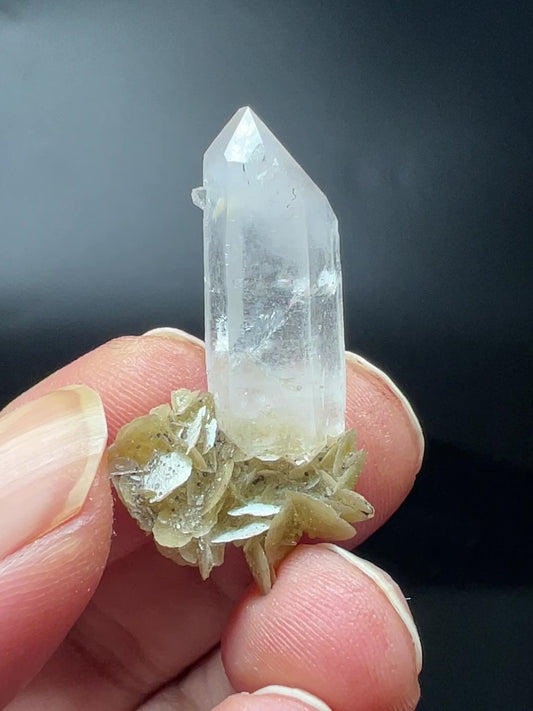 Floater Quartz + Siderite (Free shipping)